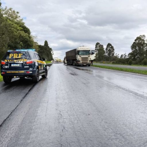 BR-376 é totalmente interditada após derramamento de óleo em Ponta Grossa