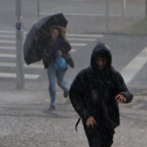 Curitiba terá chuva forte neste fim de semana, confirma previsão do tempo