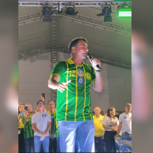 Flávio Bolsonaro promete proteger STF de laranjas podres