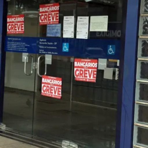 Greve fecha agências da Caixa em Curitiba sem prazo para encerramento