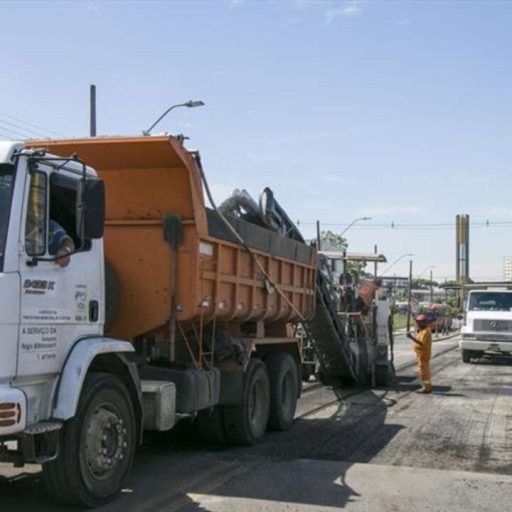Avenida República Argentina em Curitiba fica bloqueada até próxima quinta