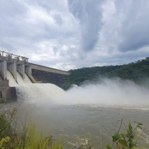 Chuvas elevam vazão dos rios e Copel libera milhões de litros de água por segundo