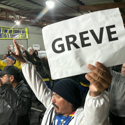 Trabalhadores dos Correios do Paraná aprovam greve por tempo indeterminado