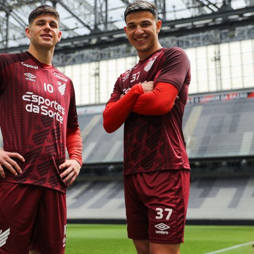 Três argentinos disputam posto de melhor assistente do Athletico Paranaense