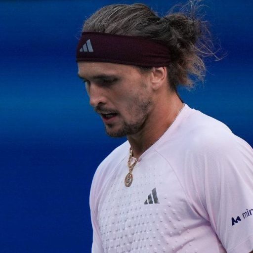 Zverev vence US Open e perde metade da premiação por regra do torneio