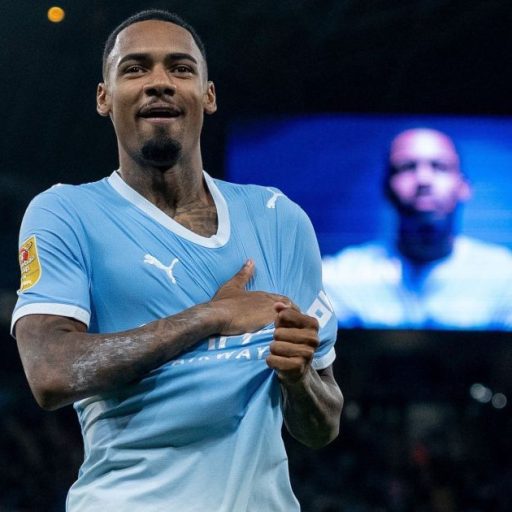 Allan marca na estreia e Manchester City goleia Norwich por 5 a 0
