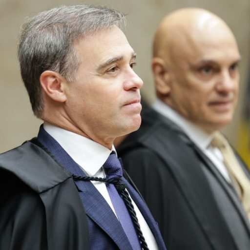 Fachin suspende processo de Mendonça sobre conversas entre Moraes e Vorcaro