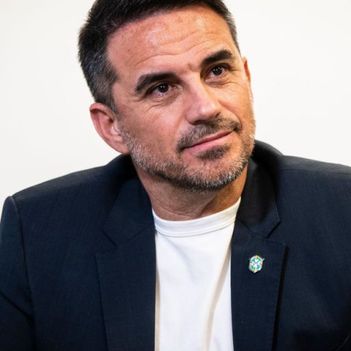 CBF estuda reavaliar limite de estrangeiros em clubes brasileiros