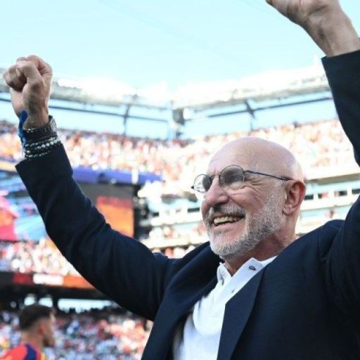 Luis de la Fuente renova como técnico da Espanha até 2030