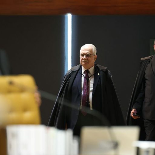 Gilmar Mendes defende saída de delegados da PF que atuam em gabinetes do STF