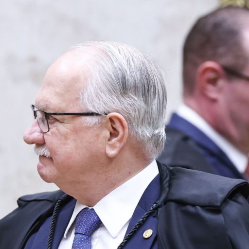 Fachin dá 24 horas para PF informar situação de dados do celular de Vorcaro