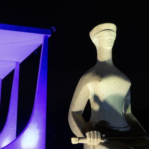 A estátua "A Justiça", localizada em frente ao edifício-sede do Supremo Tribunal Federal  • Antonio Augusto/STF