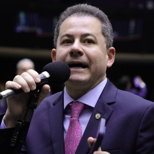 Polícia Federal investiga deputado Cezinha de Madureira por tráfico de influência