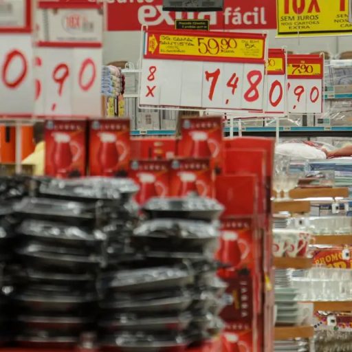 Vendas no varejo do Brasil recuam 0,8% em julho e frustra expectativas