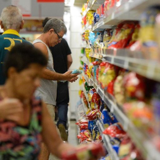 Economistas alertam que queda da inflação é pontual e pode ser revertida