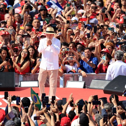 Lula afirma querer vencer eleição para manter Bolsonaro na cadeia