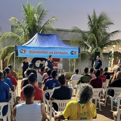 Igreja Universal oferece apoio espiritual a 40 caminhoneiros em Palmas