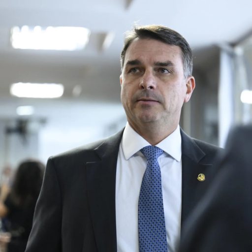 Flávio Bolsonaro pede ao STF investigação sobre coação para delação