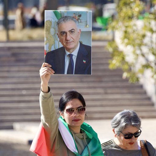 Reza Pahlavi apresenta plano para Irã pós-República Islâmica com liberdade religiosa