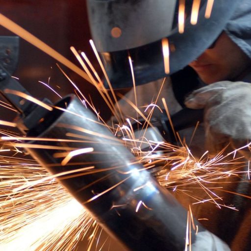 Produção industrial sobe 0,2% em julho após dois meses de queda