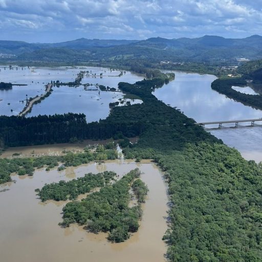 Paraná retoma aulas em 20 escolas atingidas por chuvas; sete permanecem fechadas