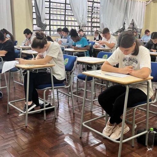 Fapesp reduz bolsas de pesquisa no exterior de 12 para 6 meses